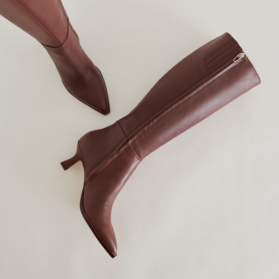 stivali auggie extra larghi in pelle cioccolato