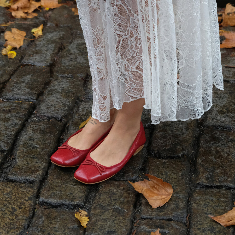 ballerine anisa in vernice rossa stropicciata
