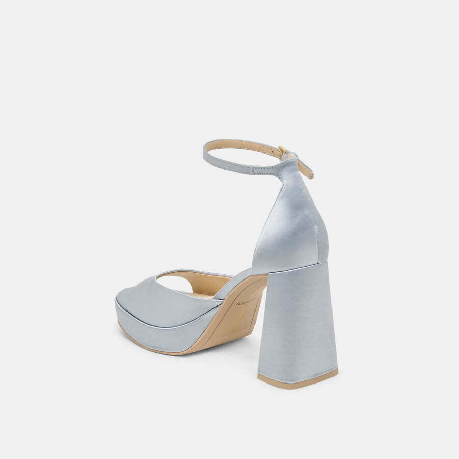 tacchi pandro in raso azzurro chiaro