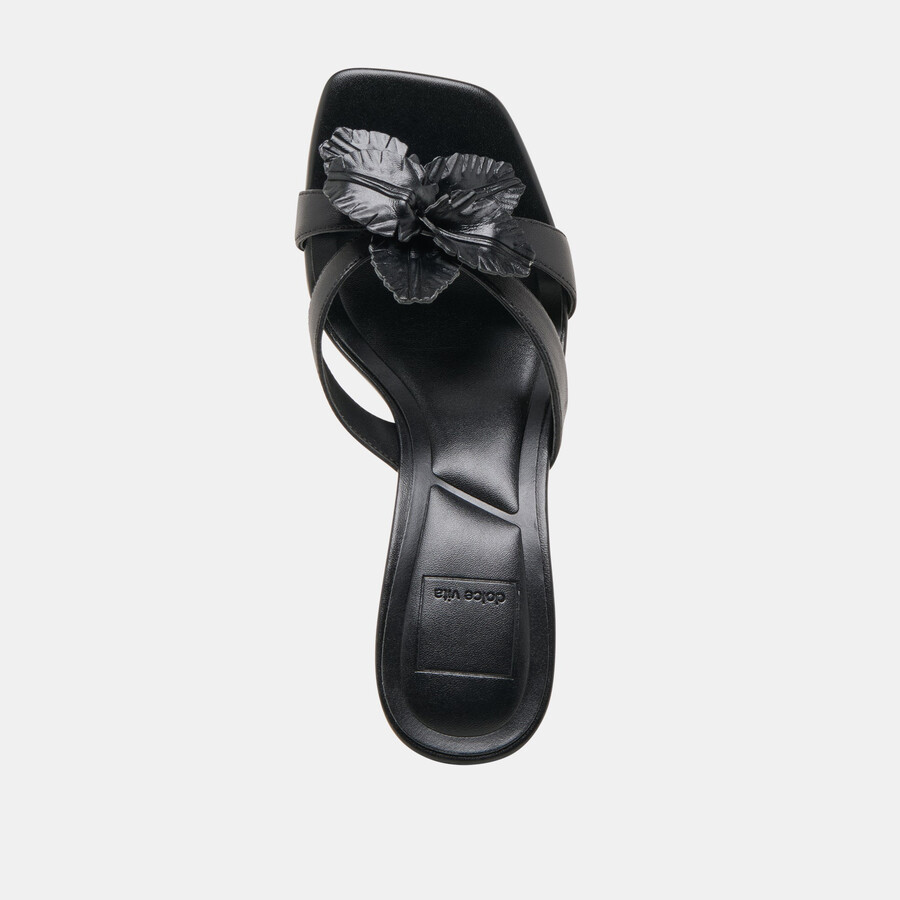 tacchi nikil in pelle nera