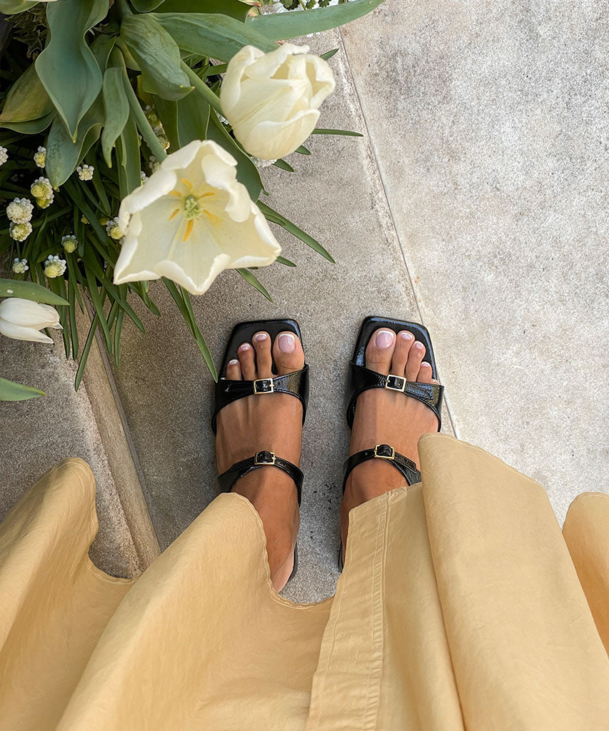 sandali lavern midnight crinkle patent