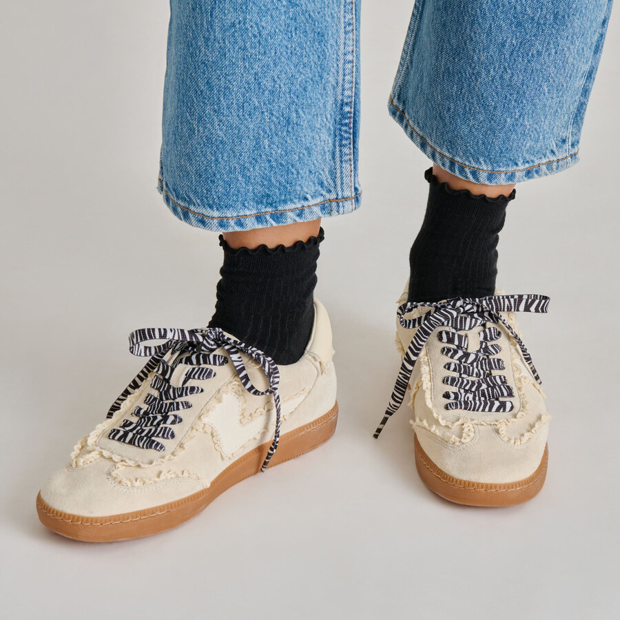 stampa animalier in pizzo zebrato