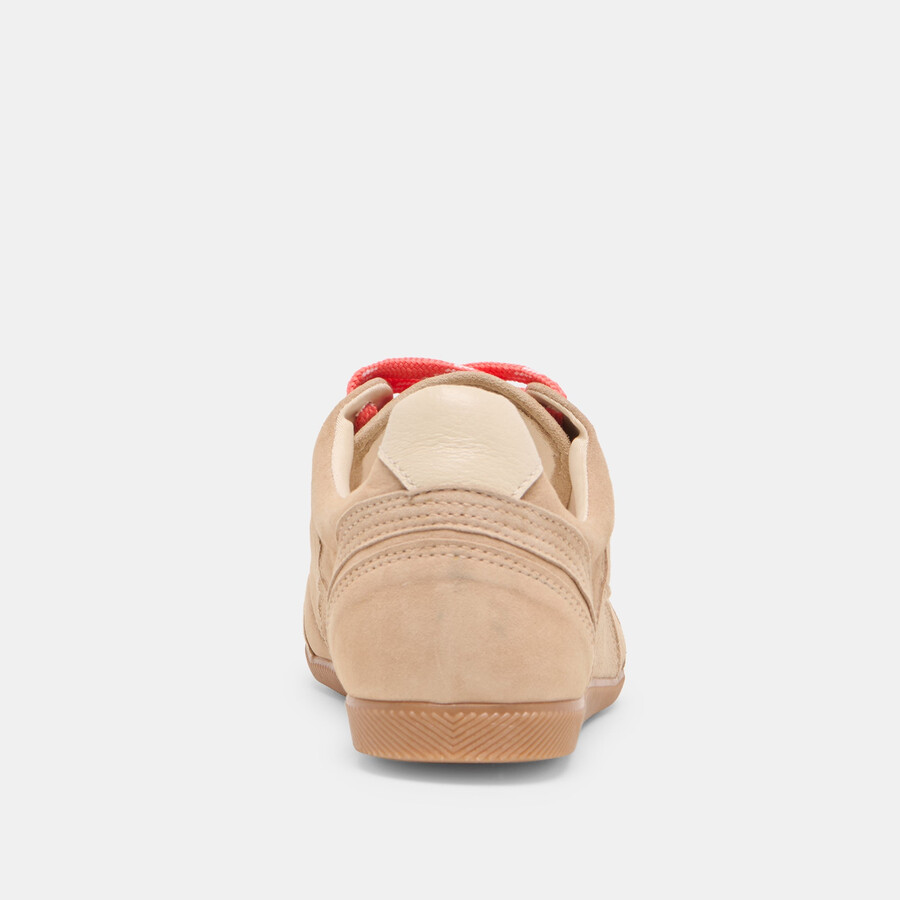 sneakers laini in pelle scamosciata color cammello