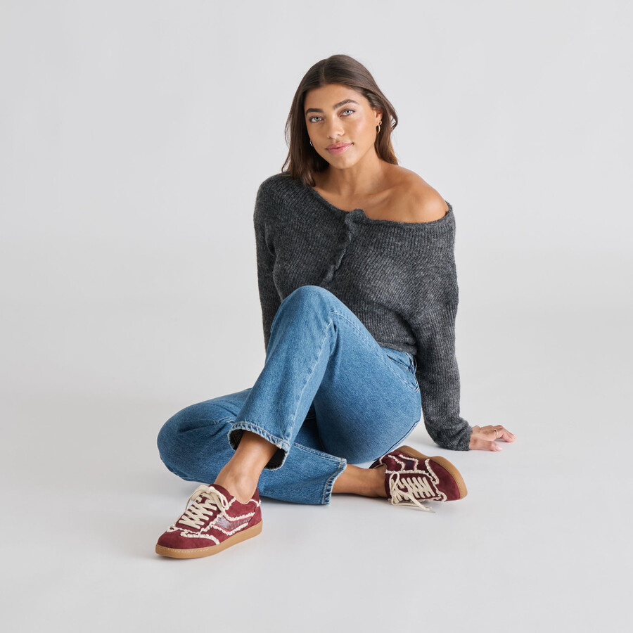 avviso sneakers con lacci in pelle scamosciata color sangue di bue