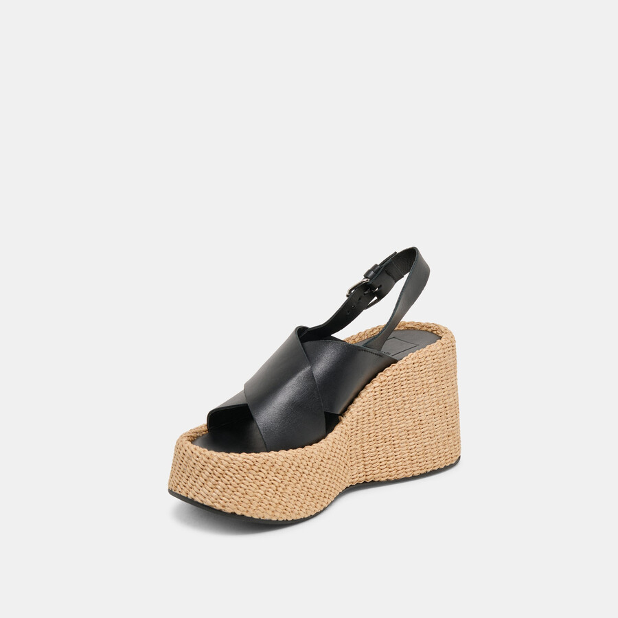 zeppe skylar in pelle nera
